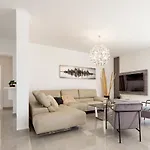 Villa Mirakul *