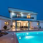 Villa Mirakul