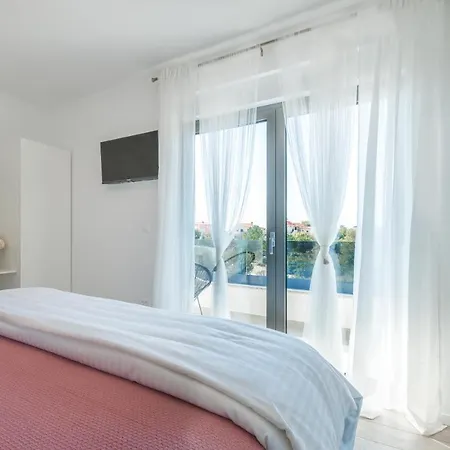 Mirakul Villa